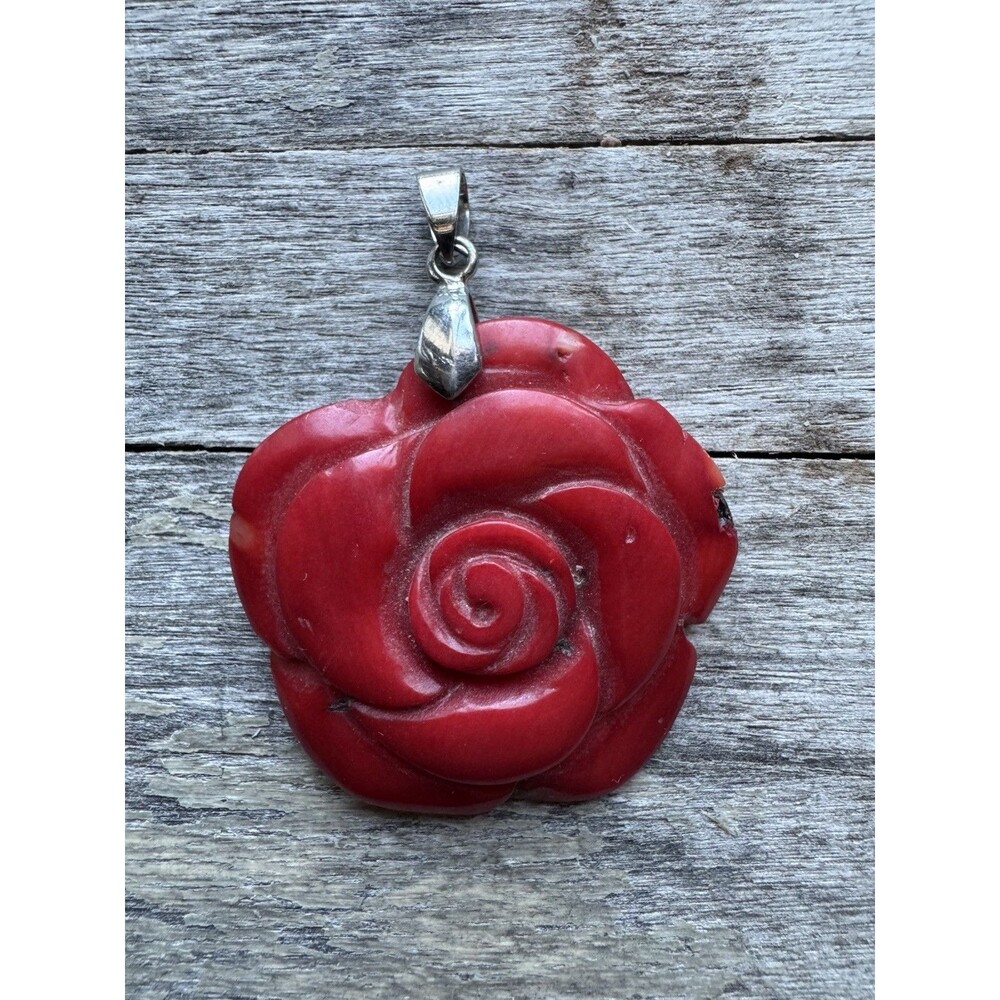 Boho Statement piece Vintage 8K Lg. Red Coral Rose Pendant
